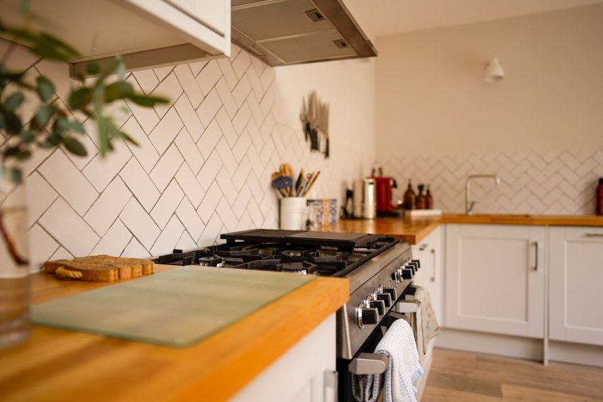 Range Stove and wooden work tops