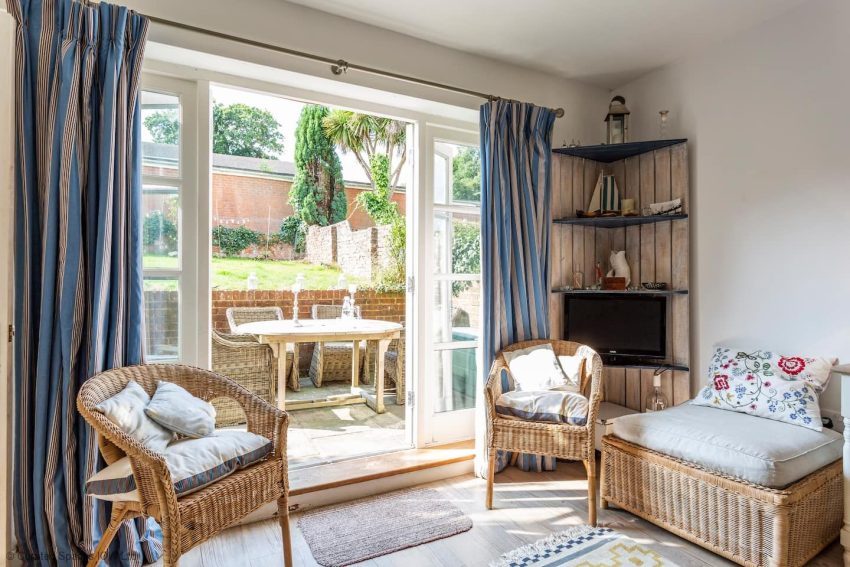 patio doors onto south facing garden