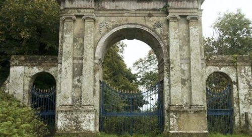 stunning gates of Appuldurchombe